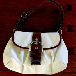 Beautiful Coach Purse winter white